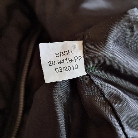 Crosby And Grand Women's Black Quilted Puffer Vest Outerwear - Picture 8 of 10